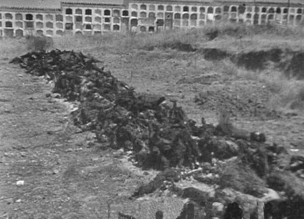 cadaveres_cementerio.jpg