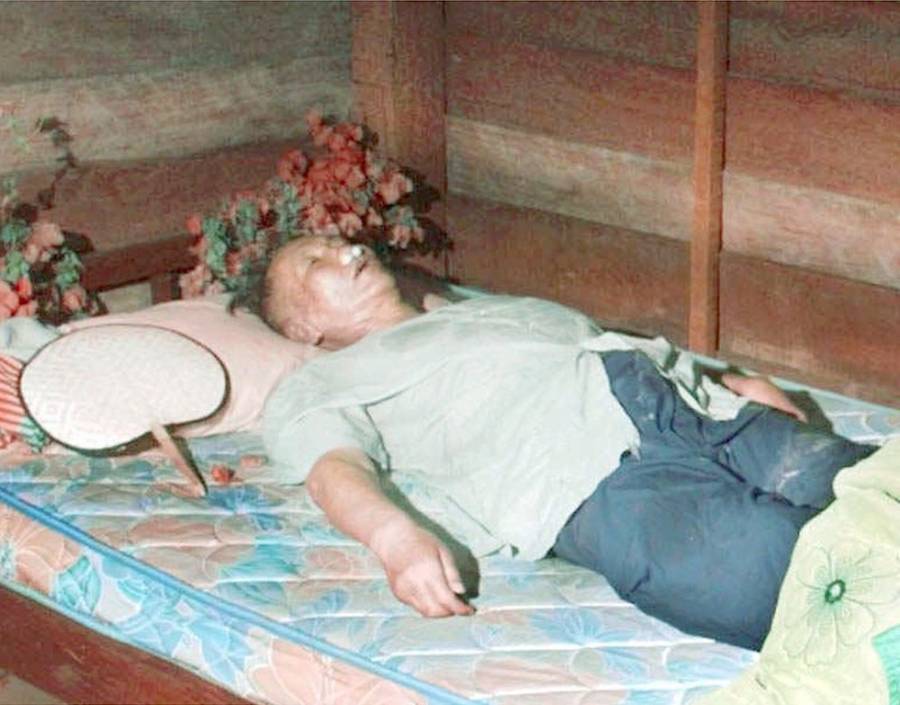 pol_pot_muerto.jpg pol_pot_muerto.jpg